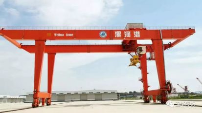   衛華起重，飛天入海！